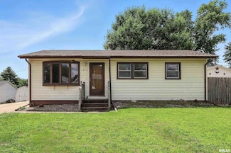 6706 Ridge Dr, Davenport, IA 52806