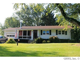208 Canterbury Dr, Camillus, NY 13031