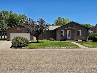 103 S Goff St, Eads, CO 81036
