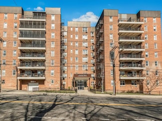 61 Bronx River Rd Unit 2I, Yonkers, NY 10704
