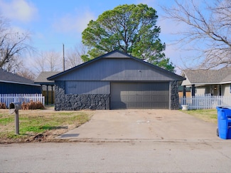 2227 Willow Ln, Miami, OK 74354