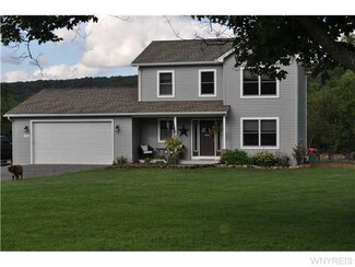7369 Hunters Creek Rd, Holland, NY 14080