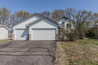 701 Sunwood Park Dr, Waite Park, MN 56387