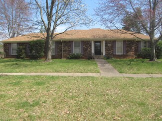 2803 Kennersley Dr, Louisville, KY 40242