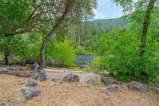 9977 Incline Rd, El Portal, CA 95318