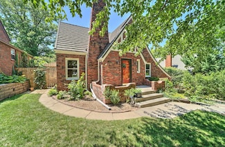 1518 N 51st St, Omaha, NE 68104