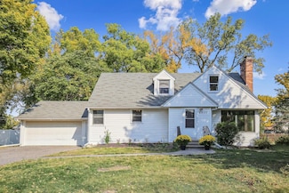 8920 Wally Dr, Golden Valley, MN 55427