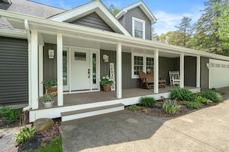 304 Arnstrom Dr, Gobles, MI 49055