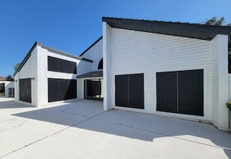 2532 Country Club Dr, Pearland, TX 77581