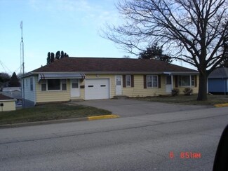 1330 W Fairplay St, Hazel Green, WI 53811