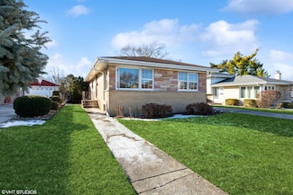8427 W Amelia Dr, Niles, IL 60714