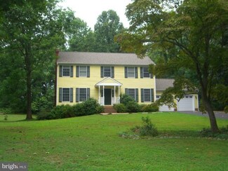 3670 Old Woods Rd, Delaplane, VA 20144