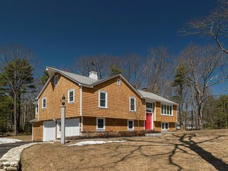 494 Shore Rd, Cape Neddick, ME 03902