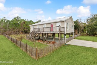 881 E North St, Pass Christian, MS 39571