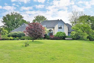 1927 Abbotsford Green Dr, Powell, OH 43065