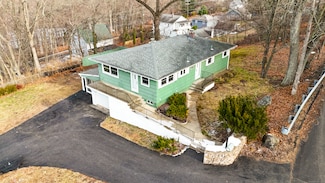 9 Rhode Island Ave, Waterbury, CT 06704