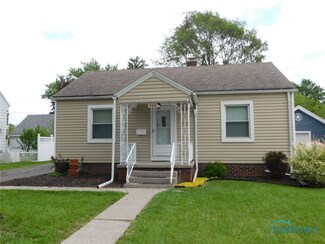 506 N Main St, Walbridge, OH 43465