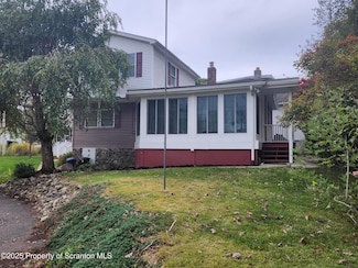 18 Circle Ave, Wapwallopen, PA 18660