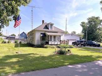 107 E 4th St, Otterbein, IN 47970