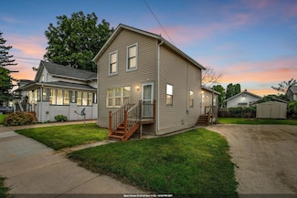 216 W 8th Ave, Oshkosh, WI 54902