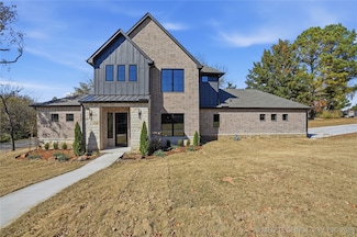 1937 S Surrey, Bartlesville, OK 74006