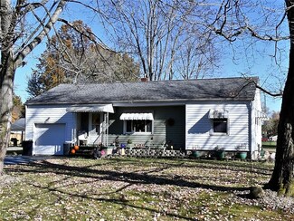 5792 Emerson Ave NW, Warren, OH 44483