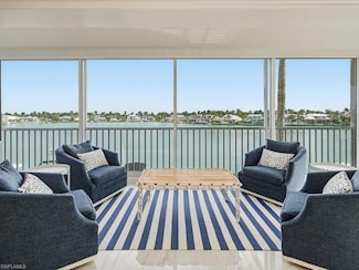 2750 Gulf Shore Blvd N Unit 204, Naples, FL 34103