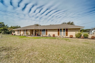 439 Johnson Ln, Red Oak, TX 75154
