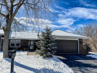 1933 Tulip Ct, Crown Point, IN 46307