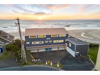 3929 NW Jetty Ave Unit 4, Lincoln City, OR 97367
