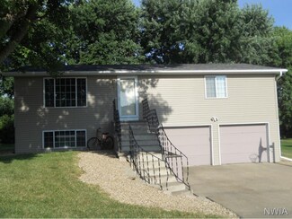 1233 7th Ave SE, Le Mars, IA 51031