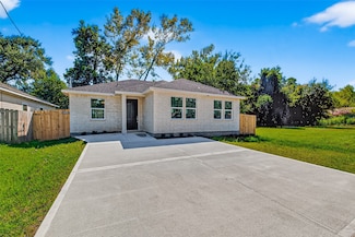 5921 Jackson Ln, Texas City, TX 77591