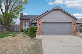 17738 S Santa fe St, Mounds, OK 74047