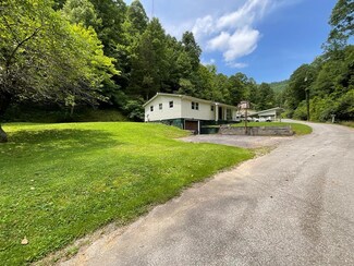 76 J C Daugherty Rd, Phelps, KY 41553