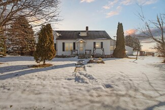 3022 E Coral Rd, Edmore, MI 48829