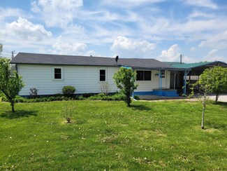 10 Maple St, Whiteland, IN 46184