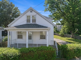 38 Farnham St, Fall River, MA 02720