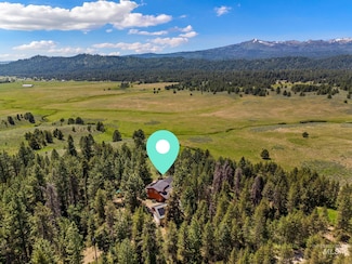 10389 Gamann Dr, Cascade, ID 83611