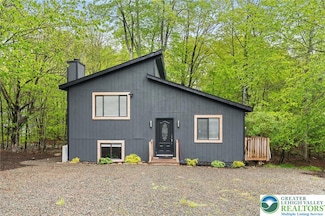 8337 Shannon Dr, Tobyhanna, PA 18466