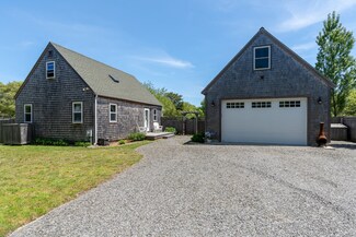 27 Hitchings Cir, Vineyard Haven, MA 02568