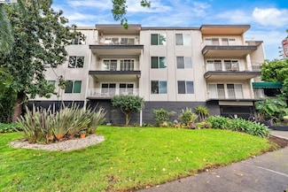 695 Mariposa Ave, Oakland, CA 94610