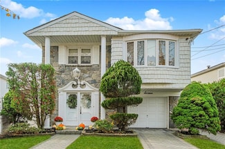 16 Bowling Green Place, Staten Island, NY 10314