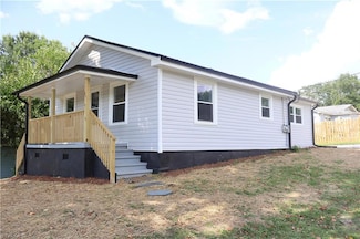1016 Rauhut St, Burlington, NC 27217