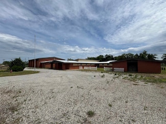 9444 202nd Rd, Winfield, KS 67156