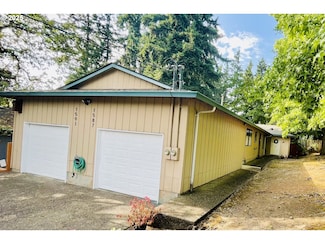 1587 SE Oak Grove Blvd, Milwaukie, OR 97267