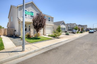 3448 N Douglas Ave, Fresno, CA 93727