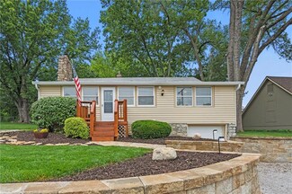50 Emerald Shore Dr, Blue Springs, MO 64015
