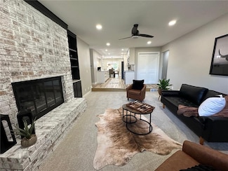1410 W Washington St, Winterset, IA 50273