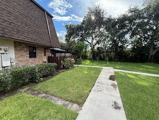 2542 NW 99th Ave, Coral Springs, FL 33065