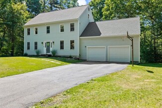 92 Oak St, Mansfield, MA 02048